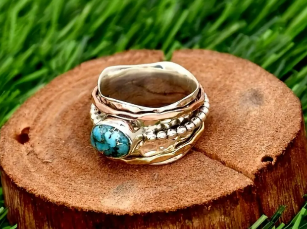 Vintage Style Boho 3-Tone Hammered Turquoise Spinner Worry Ring